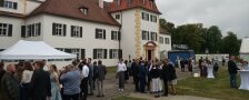 Die Gäste im Garten der Fachakademie