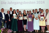 Personengruppe auf Bühne